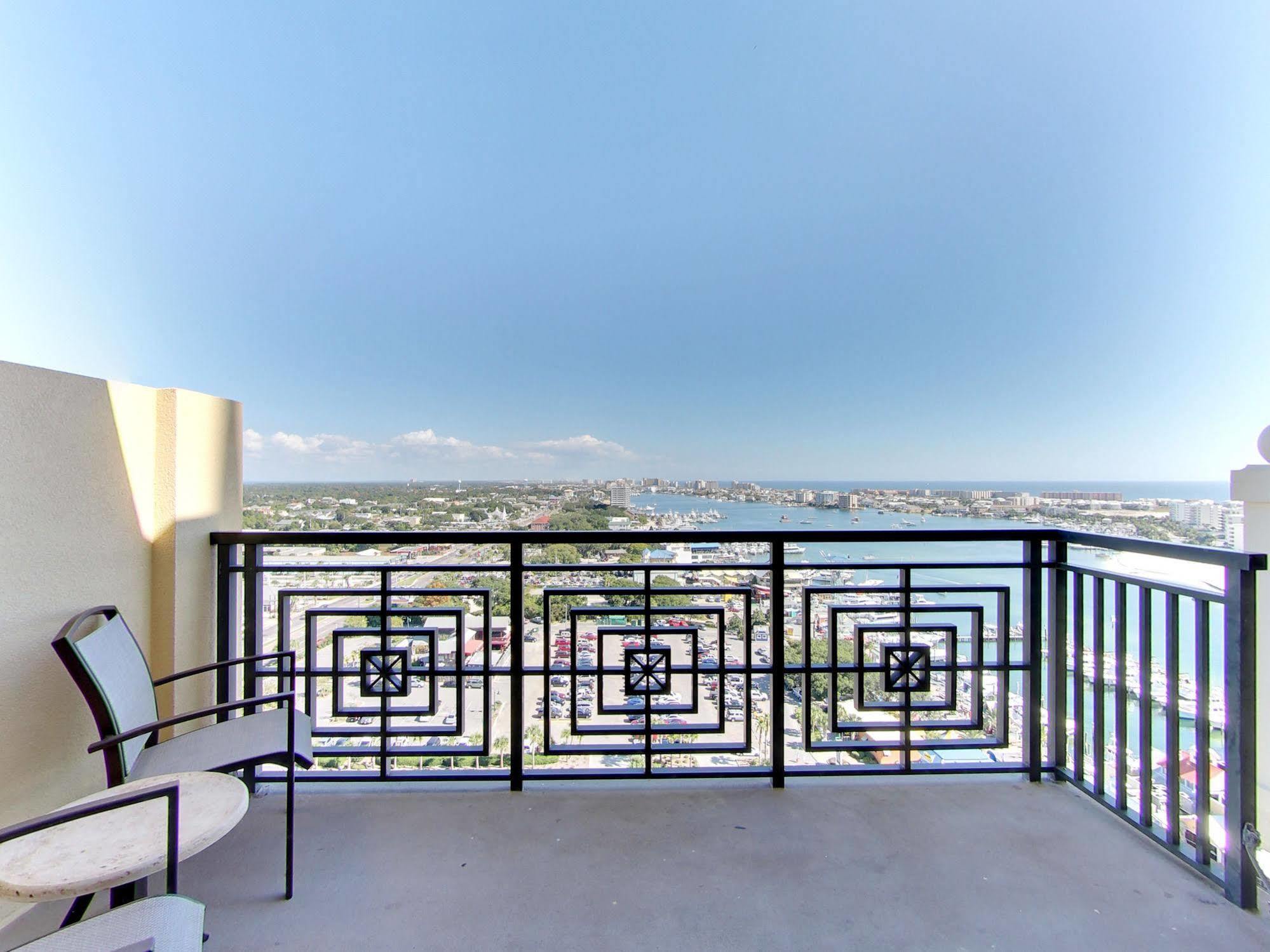 Emerald Grande Condominiums At Harborwalk Village Destin Exterior foto